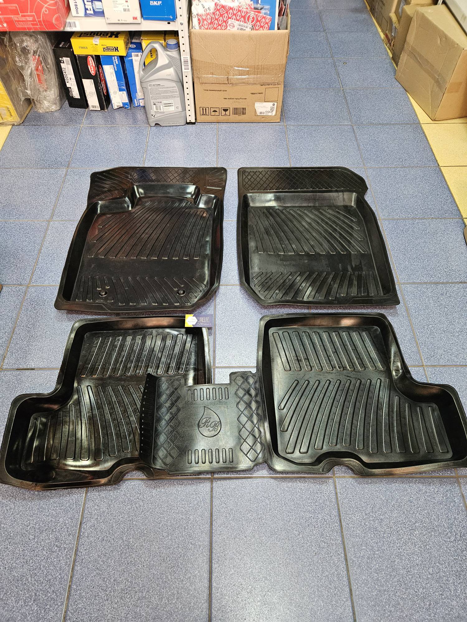 Коврики салона (Sandero до 14г) резиновые БРТ RBS00220023P ан 7711471111