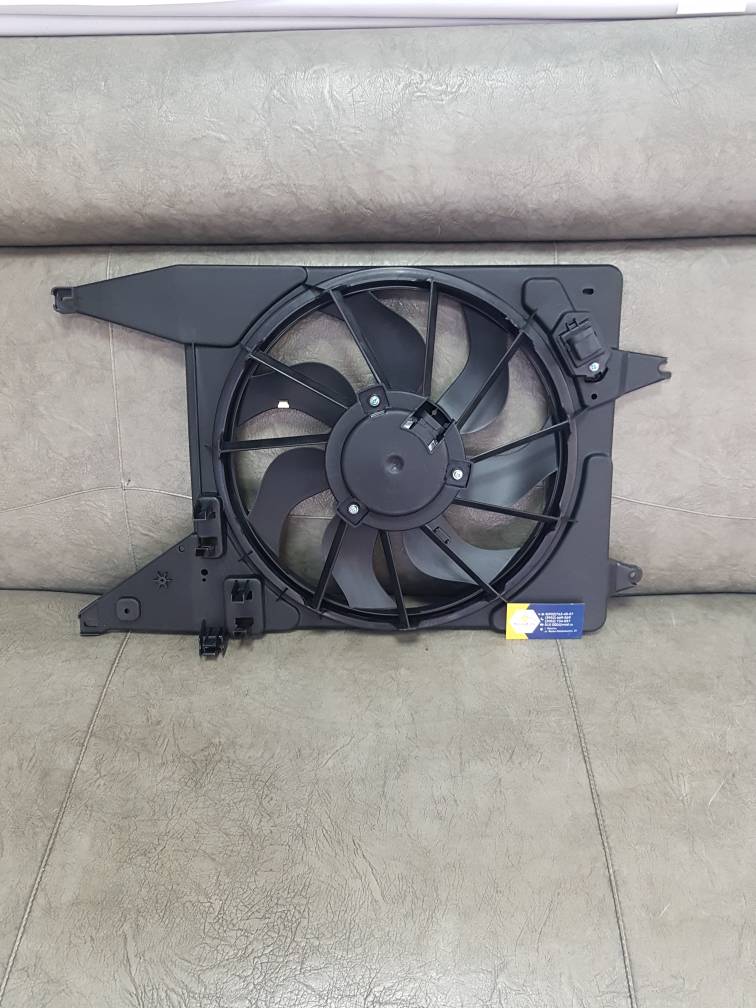 2999478SX Stellox Диффузор радиатора в сборе (Logan,Sandero,Largus,Almera) с 08  c кондиц Stellox 2999478SX  ан 214815057R / 214814AA0A