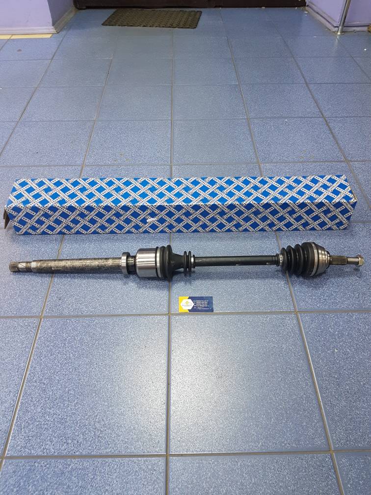 1581901SX Stellox Привод в сборе (Megan 2 дв1.4и 1.6) (МКП) правый Stellox 1581901SX ан 8200613827