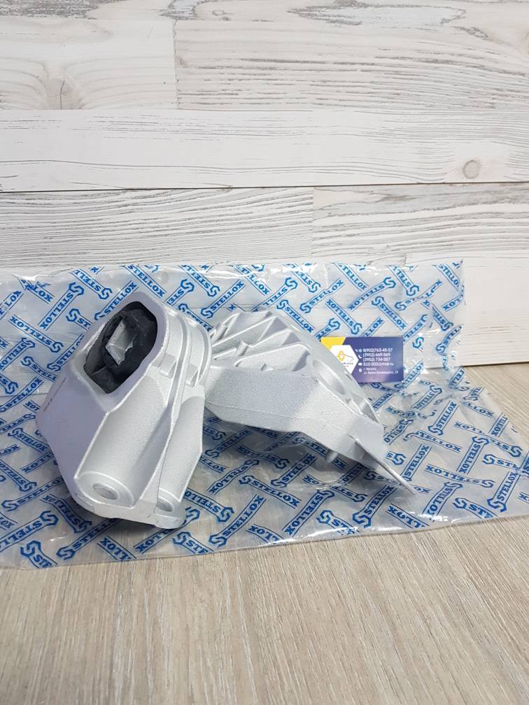 7222270SX Stellox Подушка двигателя Правая (Reno Duster дв 2л ) Stellox 7222270SX аналог 112100071R / 112107208R