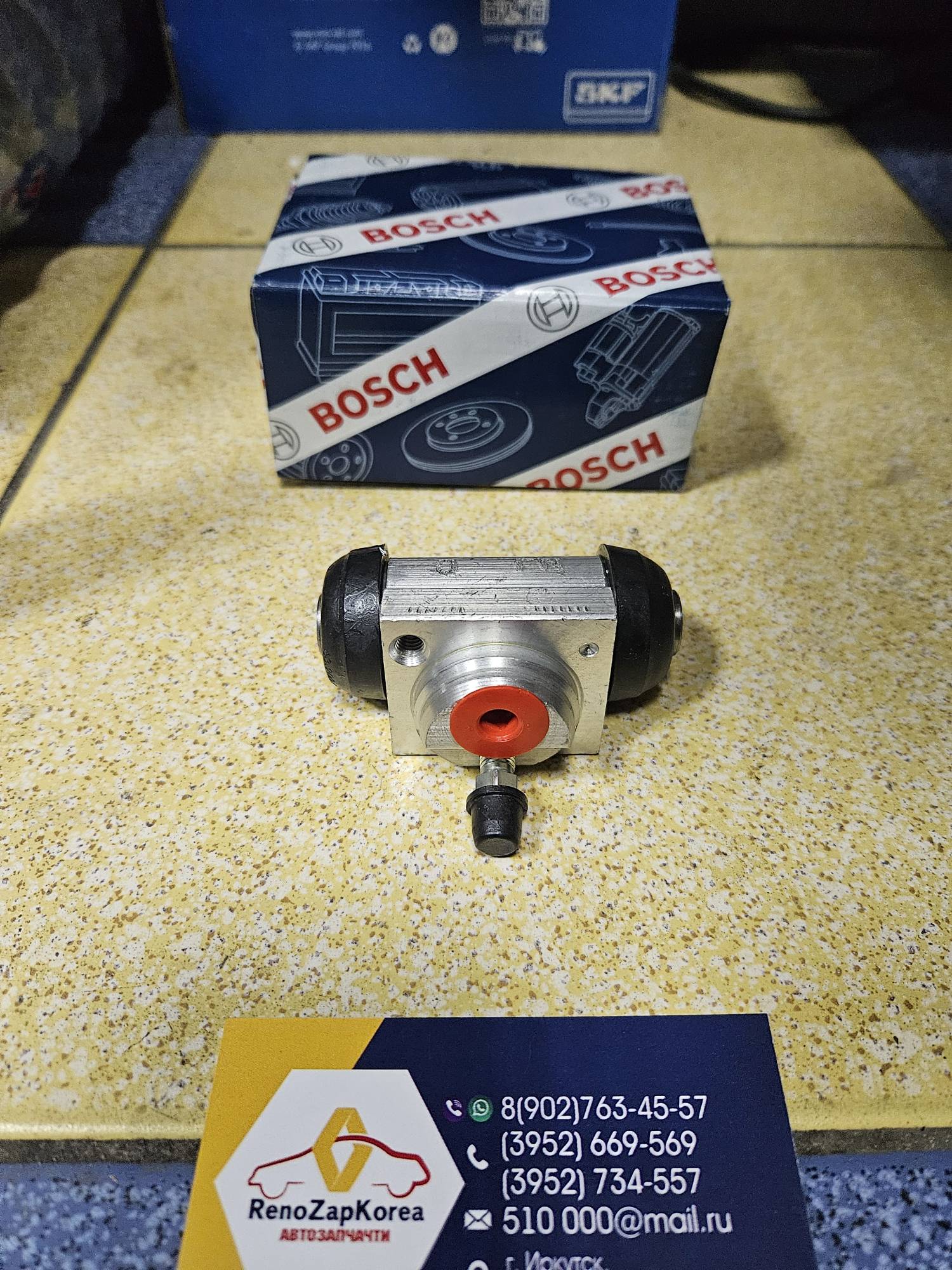 F026002573 Bosch Цилиндр задний тормозной (Reno Largus, Duster (4x2), Almera) Правый Bosch F026002573 ан 7701070956